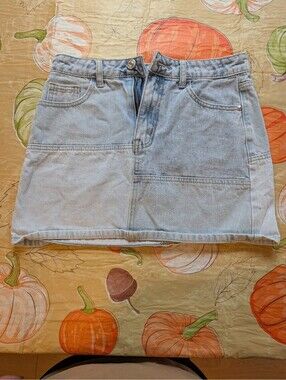 Forever 21 Denim Mini Skirt – Size 25